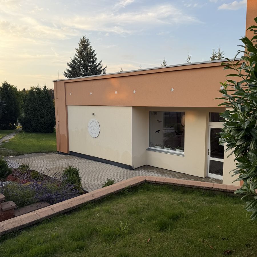 Vchod do Centra estetické krásy elegance Markéta, Sokolská 1031 Šluknov